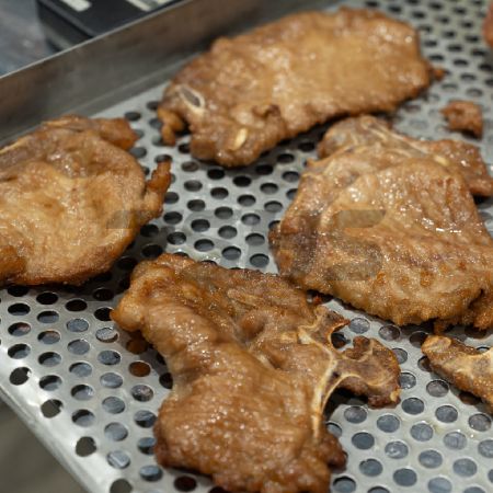 Friggitrice automatica certificata CE installata nella cucina centrale per migliorare qualità ed efficienza (Taiwan) - Macchina per friggere carne, attrezzatura per frittura certificata CE
